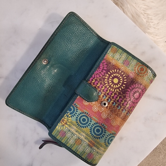 Fossil Clutch - Picture 6 of 7